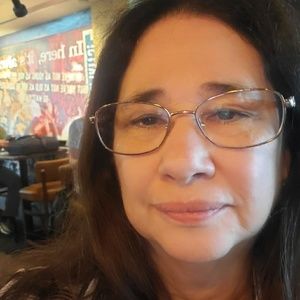 Meet your Posher, Joni